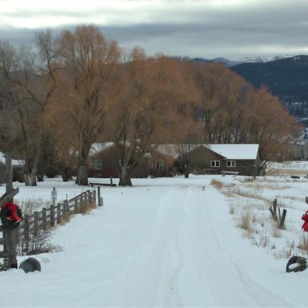 Swan Valley Hansen Guest Ranch מראה חיצוני תמונה
