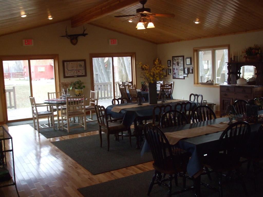 Swan Valley Hansen Guest Ranch מראה חיצוני תמונה