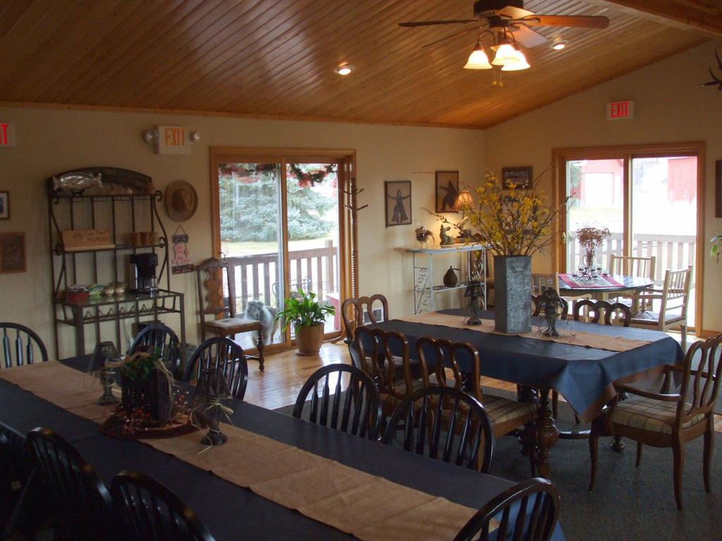 Swan Valley Hansen Guest Ranch מראה חיצוני תמונה